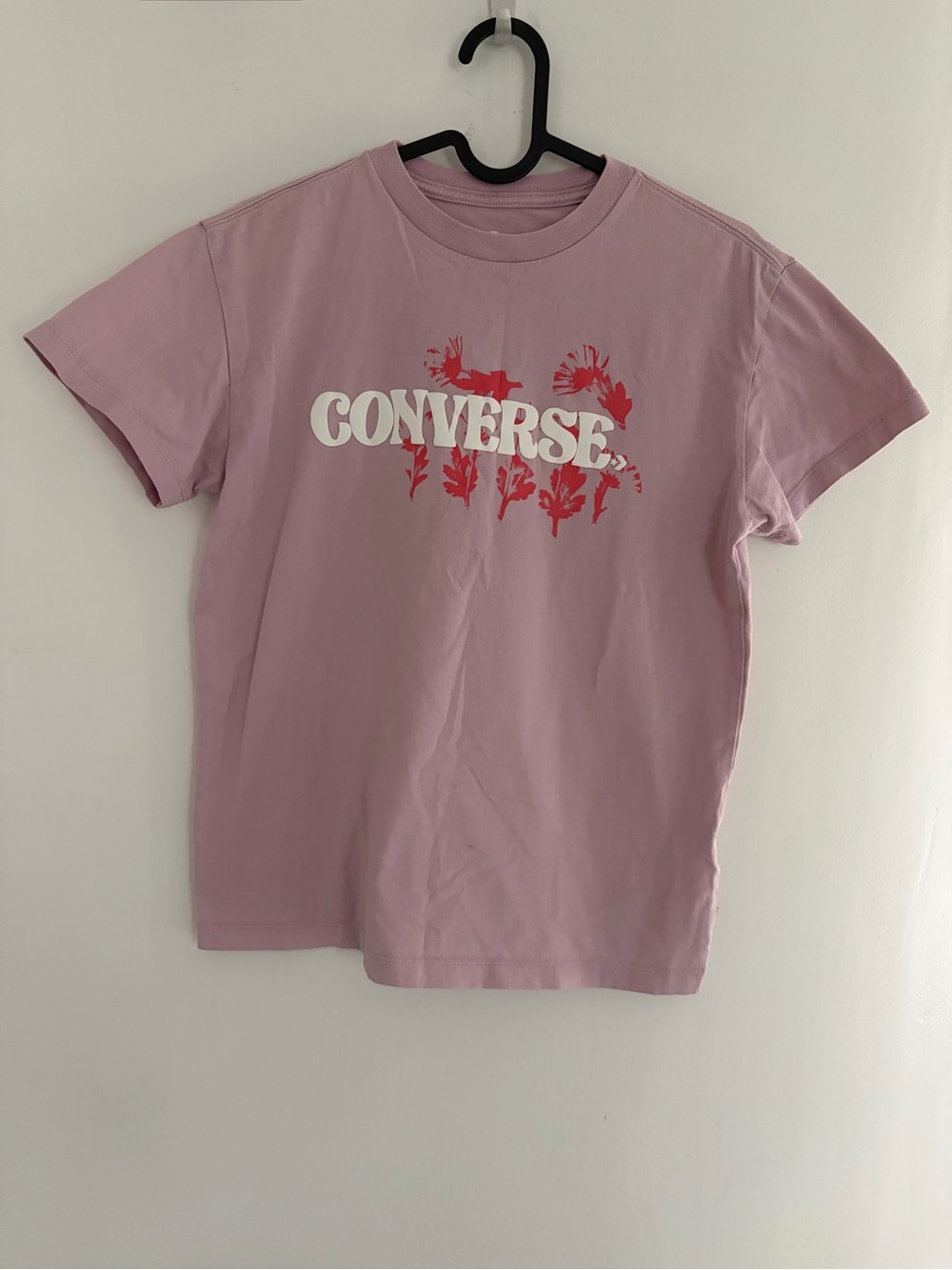 Converse Women's Pink and Purple T-shirt